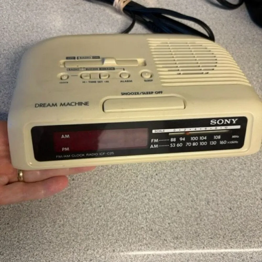 Sony Model ICF-C25 Dream Machine Clock Radio *Works*